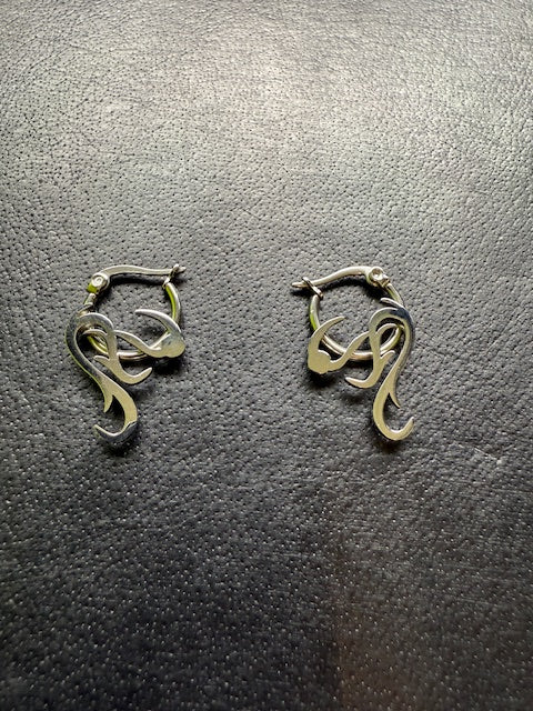 Cyb3rw3nch Leo Zodiac Hoops