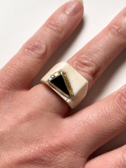 (Vintage) Yak bone ring with onyx and 14k gold by Gabrielle Valenti